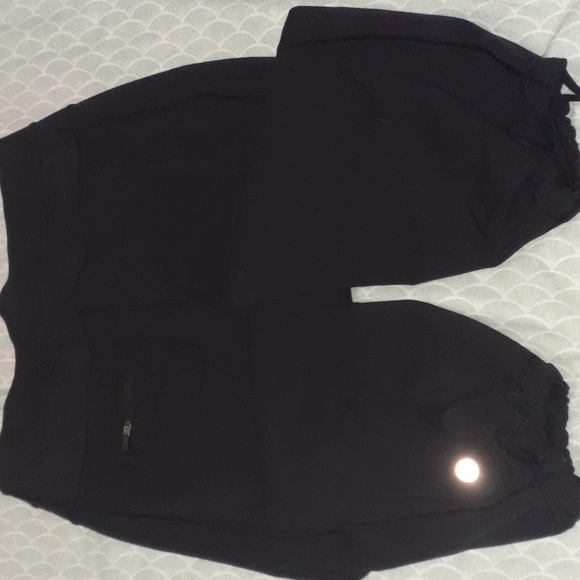 Lululemon Yoga Pants 8 - Picture 7 of 9